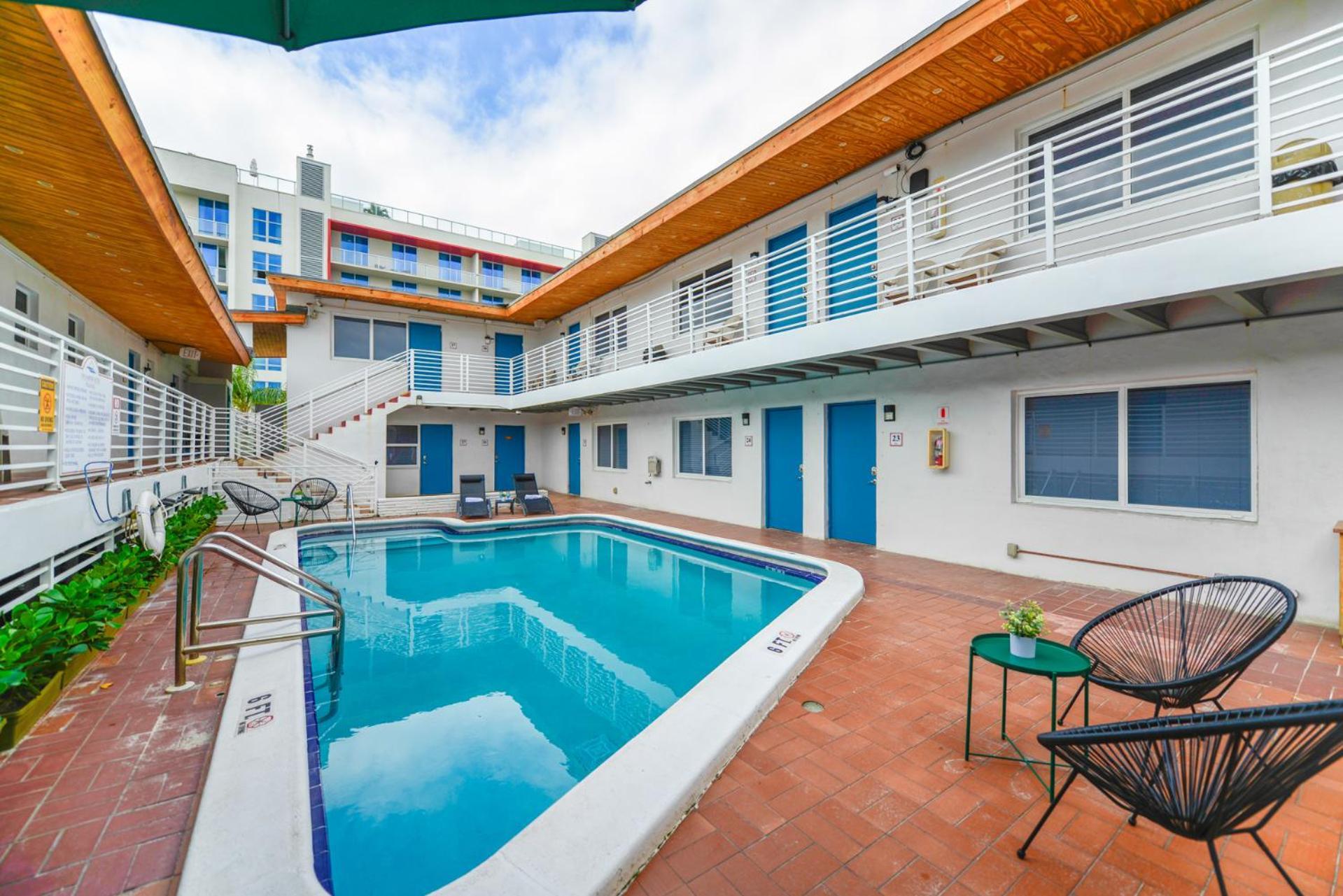 Radiant Unit With Parking And Pool - M26 Apartment Холивуд Екстериор снимка
